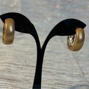 Elegant Chunky Huggy Gold Hoop Earrings